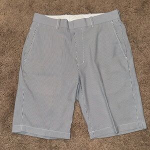 Men’s Walter Hagen seersucker shorts. Size W 32.
